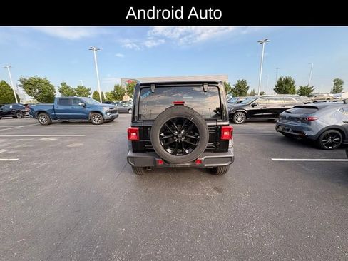 Used 2025 Jeep Wrangler Unlimited Sahara AWD/4WD image 4