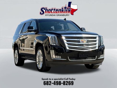 Used 2020 Cadillac Escalade Platinum AWD/4WD image 3