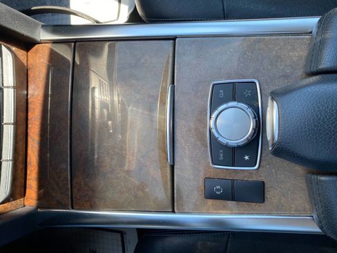 Used 2014 Mercedes-Benz E 250 BlueTEC 4MATIC Sedan w/ Premium 1 Package image 17