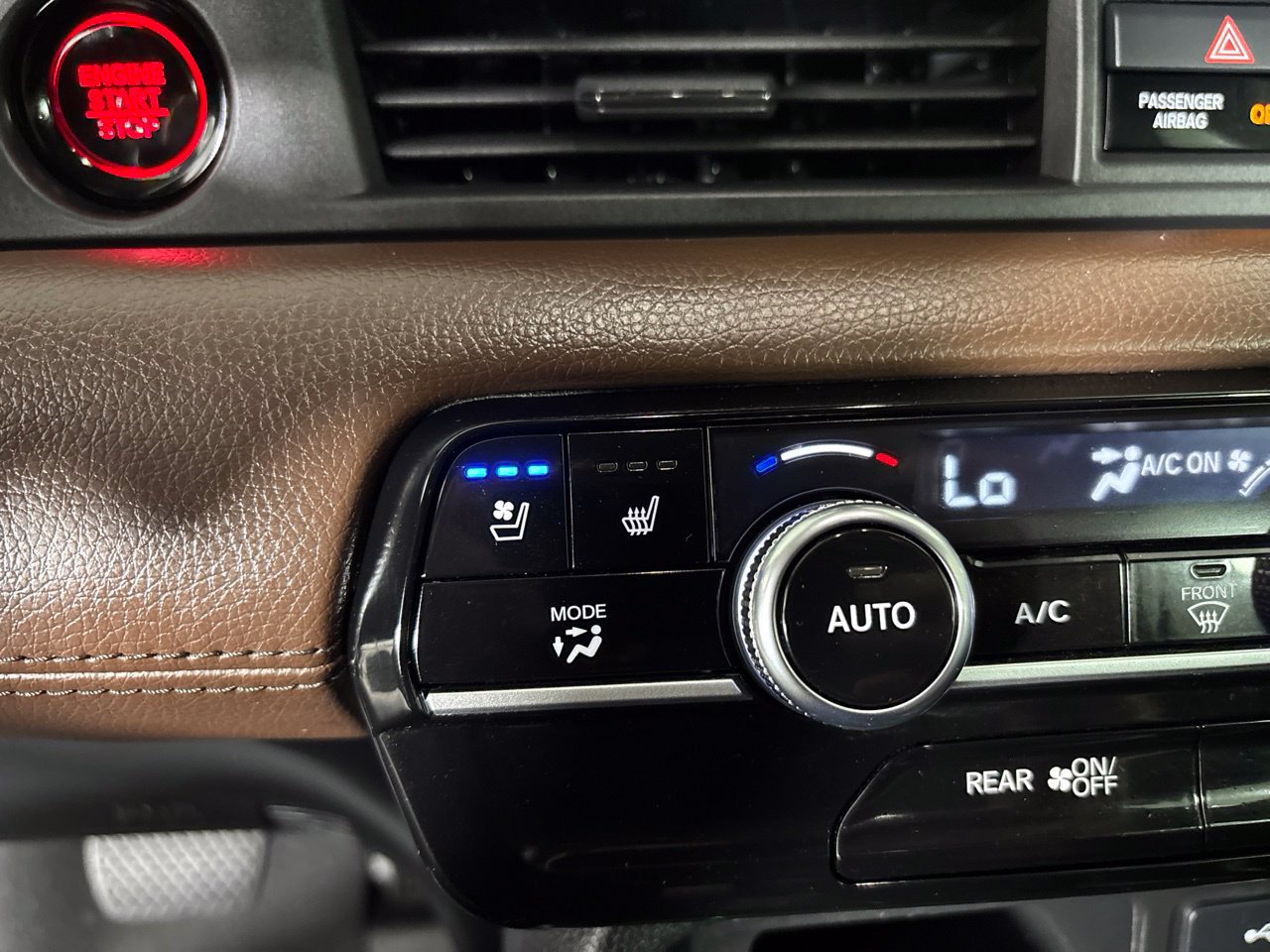 Used 2025 Honda Pilot Elite image 23