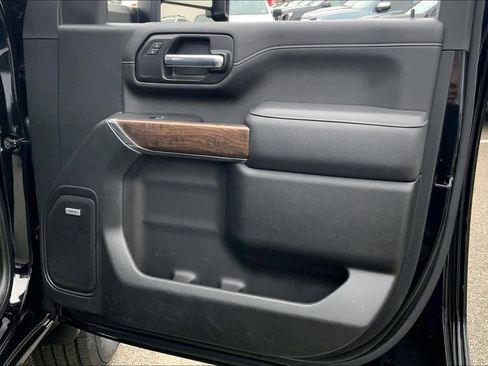 Used 2021 GMC Sierra 2500 Denali w/ Denali Black Diamond Edition image 22