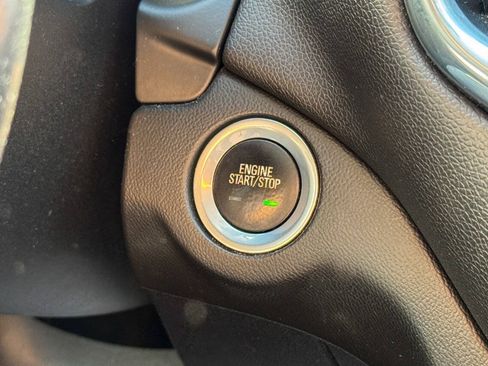 Used 2019 Chevrolet Equinox LT AWD/4WD image 26