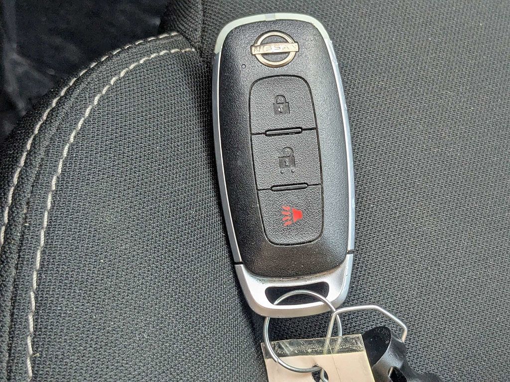 Used 2024 Nissan Rogue S AWD/4WD image 33