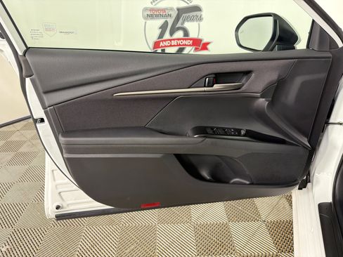 Used 2025 Toyota Camry LE w/ Convenience Package FWD image 10