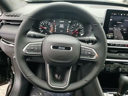 New 2026 Jeep Compass Latitude image 26