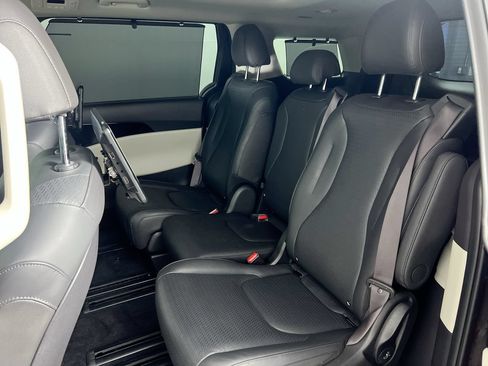 Certified 2024 Kia Carnival SX Prestige FWD image 26