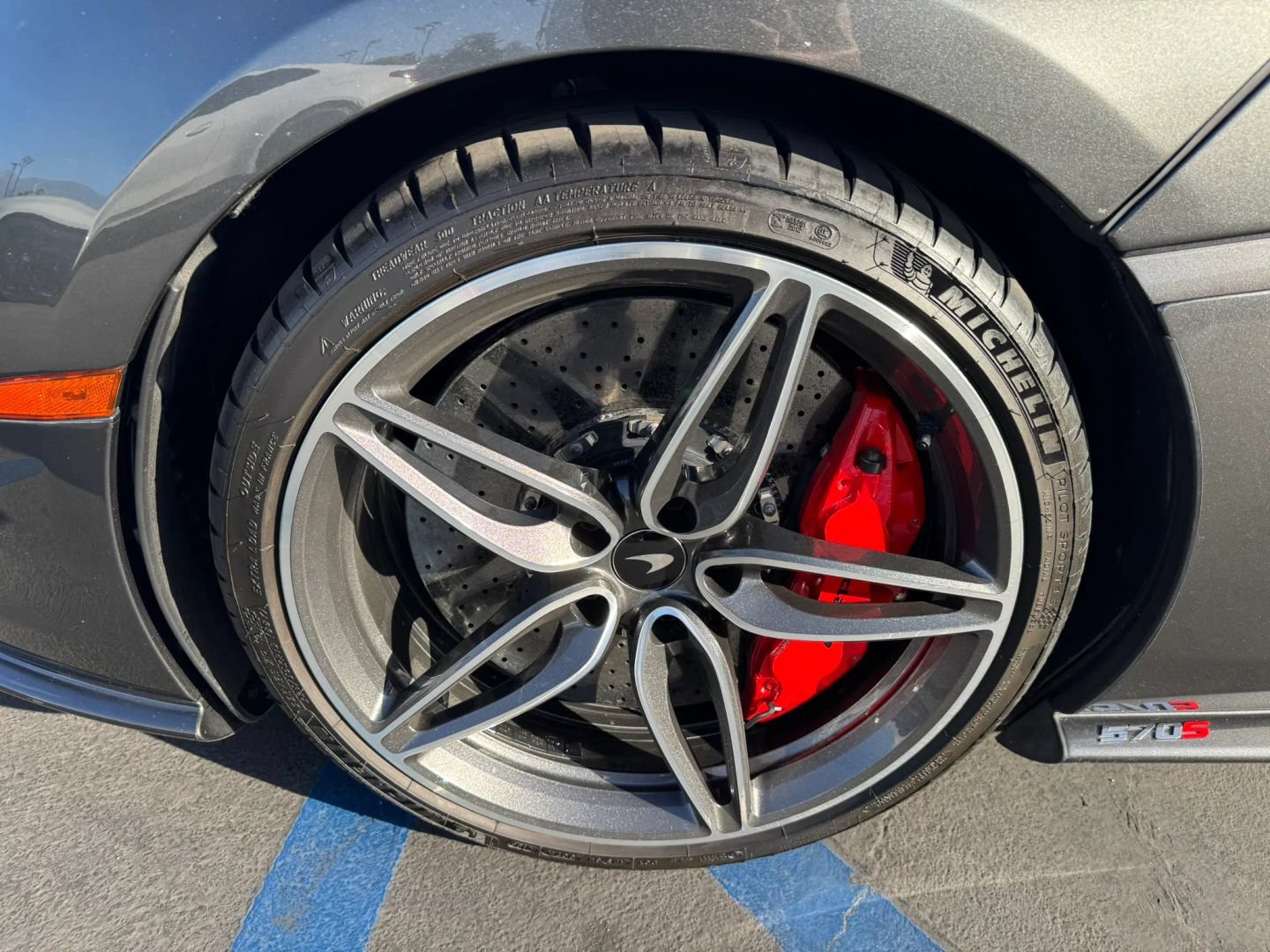 Used 2019 McLaren 570S Spider RWD image 41