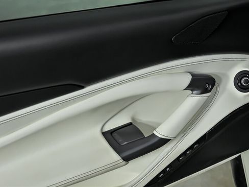 Used 2020 Ferrari F8 Tributo RWD image 15