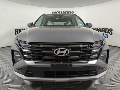 Used 2025 Hyundai Tucson SEL FWD image 3
