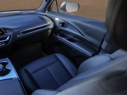 Certified 2024 Cadillac Lyriq Tech w/ Driver Assist Package image 26