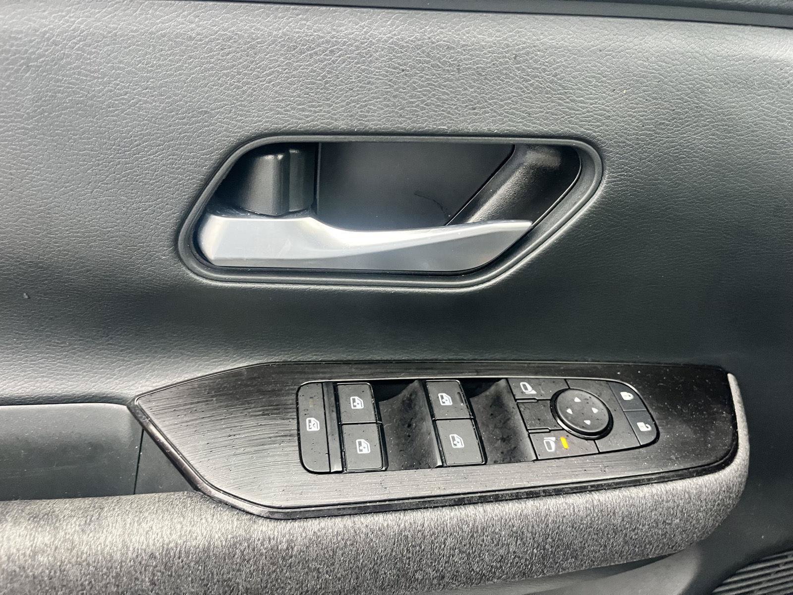 Certified 2025 Nissan Kicks SV AWD/4WD image 22