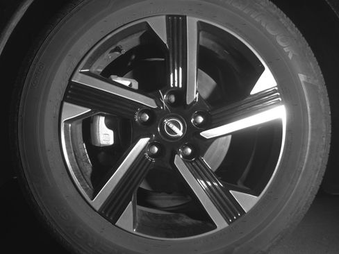 Used 2025 Nissan Sentra SV image 12