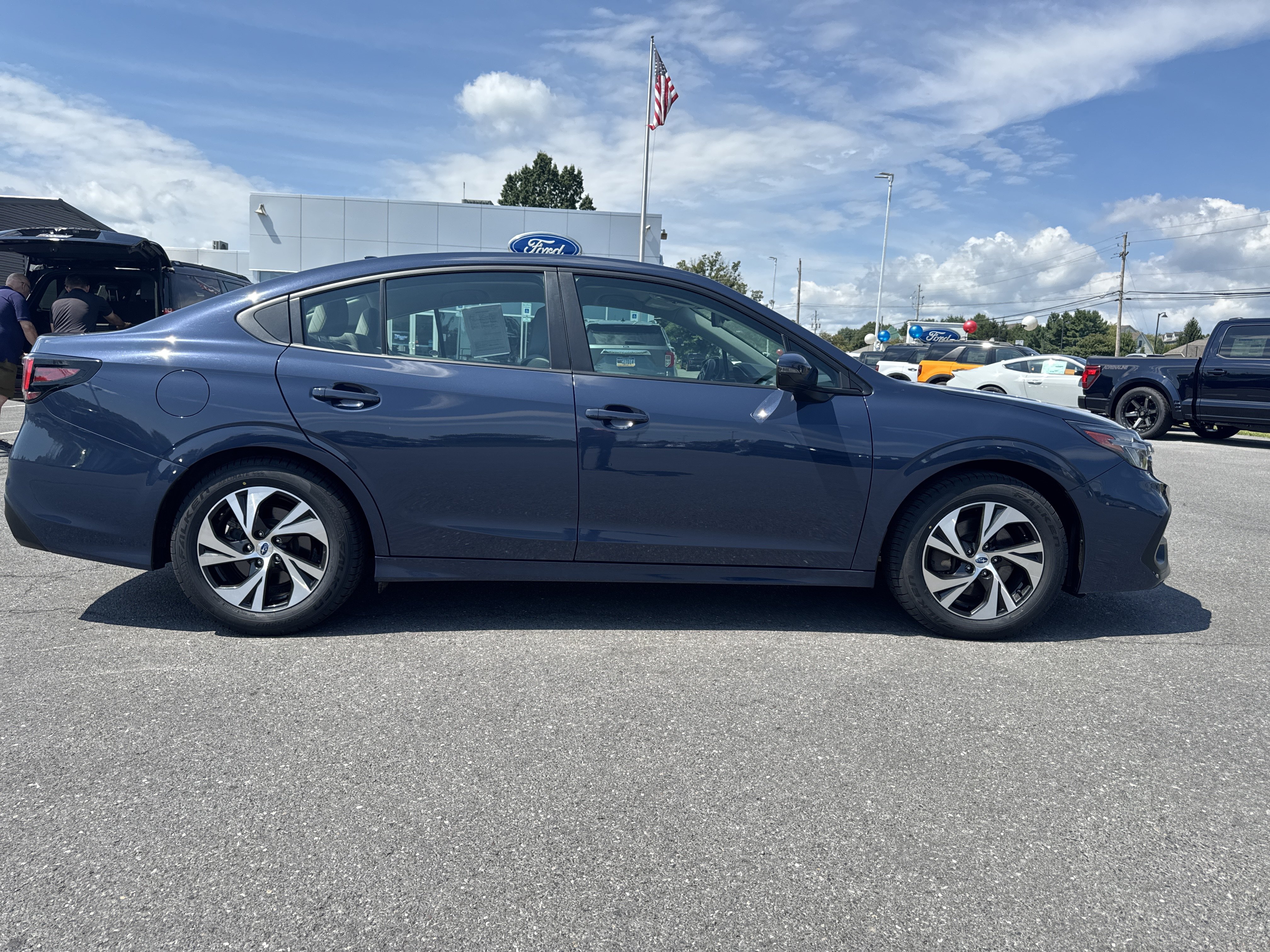 Used 2025 Subaru Legacy Premium AWD/4WD image 2