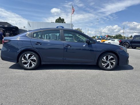 Used 2025 Subaru Legacy Premium AWD/4WD image 2