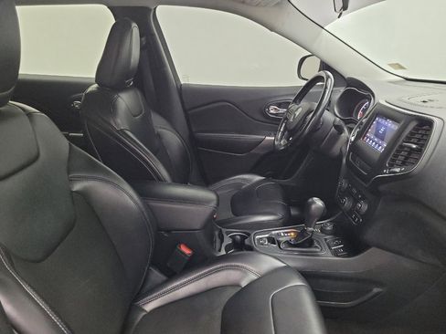 Used 2019 Jeep Cherokee Latitude Plus image 21