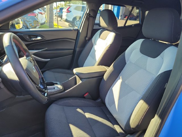 Certified 2024 Chevrolet Trax RS FWD image 22