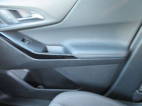 Used 2026 Chevrolet Equinox LT w/ Safety and Technology Package FWD image 31