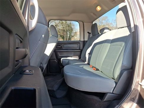 Used 2018 RAM 2500 Tradesman w/ Chrome Appearance Group image 10