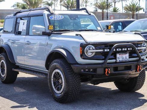 Certified 2023 Ford Bronco Outer Banks w/ Sasquatch Package AWD/4WD image 3