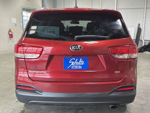 Used 2016 Kia Sorento FWD image 6