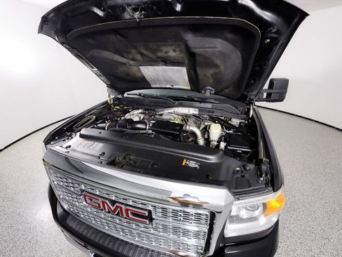 Used 2018 GMC Sierra 2500 Denali image 13