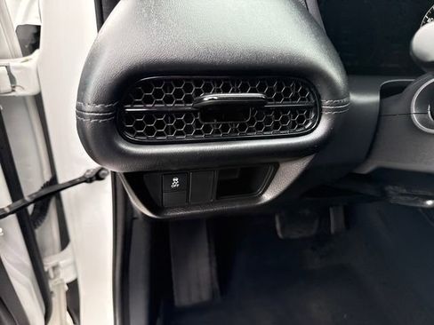Used 2023 Honda HR-V LX image 15