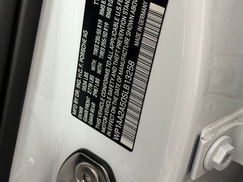 New 2025 Porsche Macan image 25