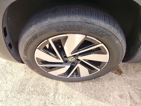 Used 2025 Volkswagen Atlas SE image 4