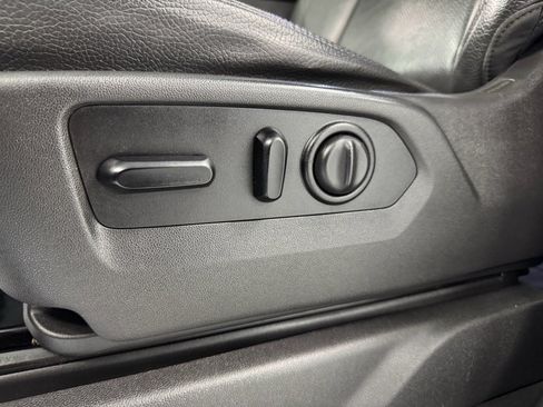 Used 2020 GMC Sierra 3500 Denali w/ Denali Ultimate Package image 15