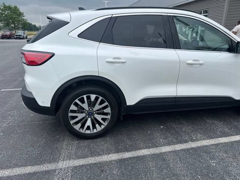 Used 2020 Ford Escape Titanium AWD/4WD image 9