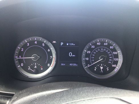 Used 2021 Hyundai Venue SEL w/ Cargo Package FWD image 10
