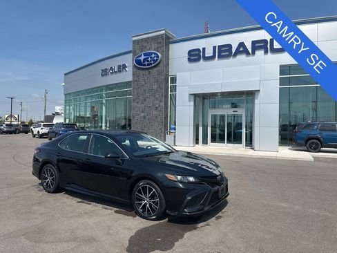 Used 2021 Toyota Camry SE FWD image 1
