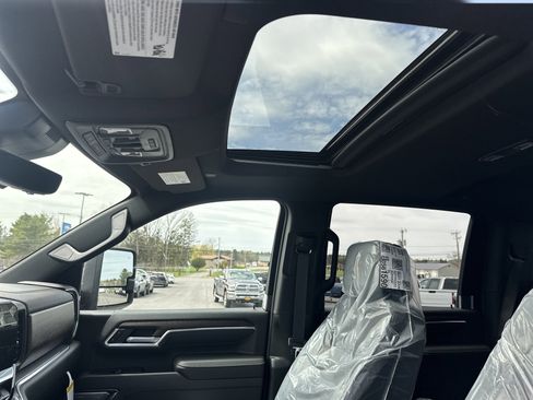 New 2026 Chevrolet Silverado 2500 High Country w/ High Country Premium Package AWD/4WD image 10