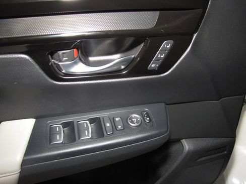 Used 2023 Honda CR-V EX-L image 11