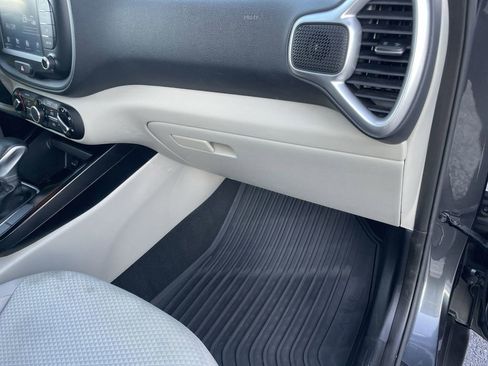 Used 2020 Kia Soul LX image 30