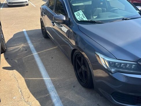 Used 2017 Acura ILX FWD image 4