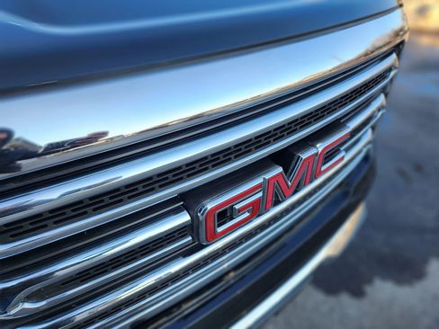 Used 2017 GMC Canyon SLT w/ Driver Alert Package image 5
