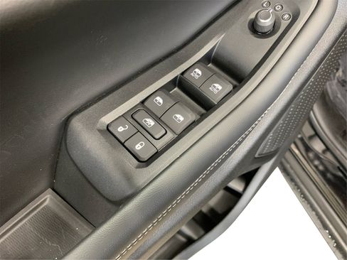 Used 2025 Jeep Grand Cherokee Laredo image 29