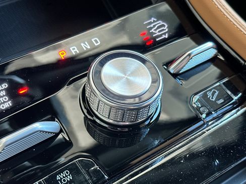 Used 2025 Jeep Grand Cherokee L Summit image 23