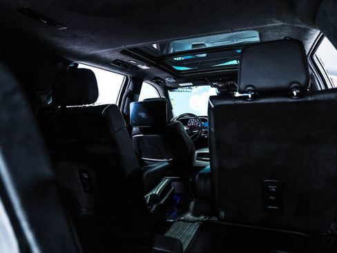 Used 2024 Cadillac Escalade V AWD/4WD image 43