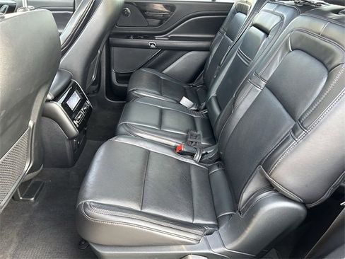 Used 2021 Lincoln Aviator Reserve w/ Elements Package Plus image 18
