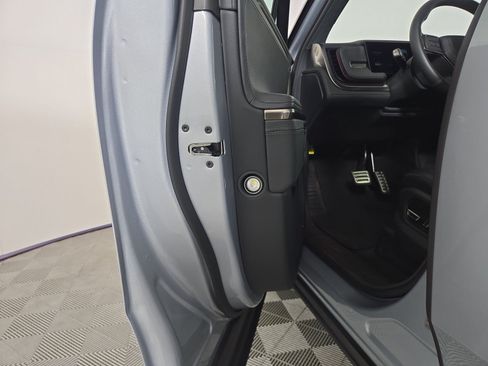 Used 2025 Rivian R1S Adventure AWD/4WD image 32