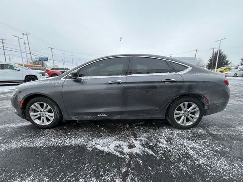 Used 2016 Chrysler 200 Limited image 6