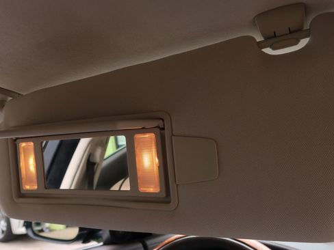 Used 2019 Jaguar XJ R-Sport RWD image 43