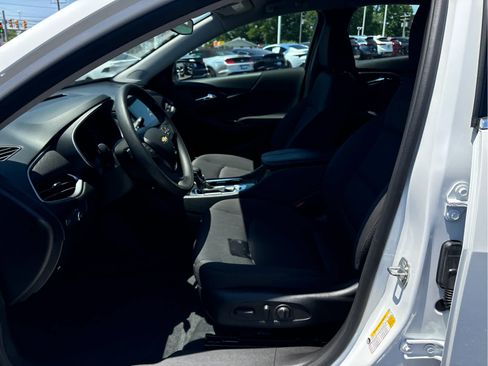Certified 2022 Chevrolet Malibu LT FWD image 9