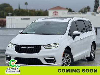 Used 2023 Chrysler Pacifica Touring-L