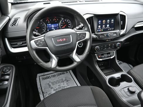 Used 2023 GMC Terrain SLE image 23