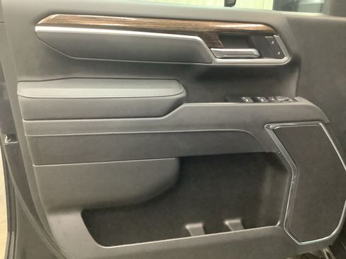 New 2026 GMC Sierra 2500 SLE AWD/4WD image 13