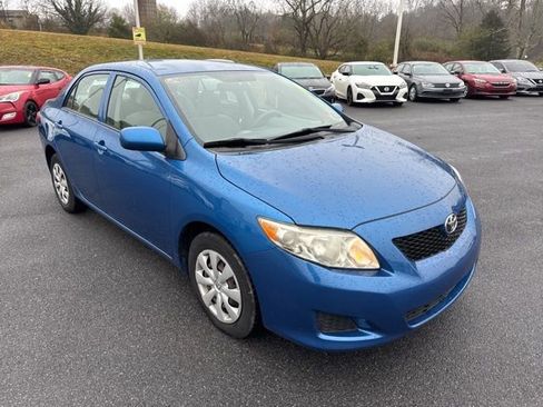 Used 2010 Toyota Corolla LE image 2