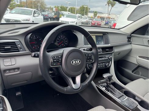 Used 2016 Kia Optima EX w/ Premium Package image 22